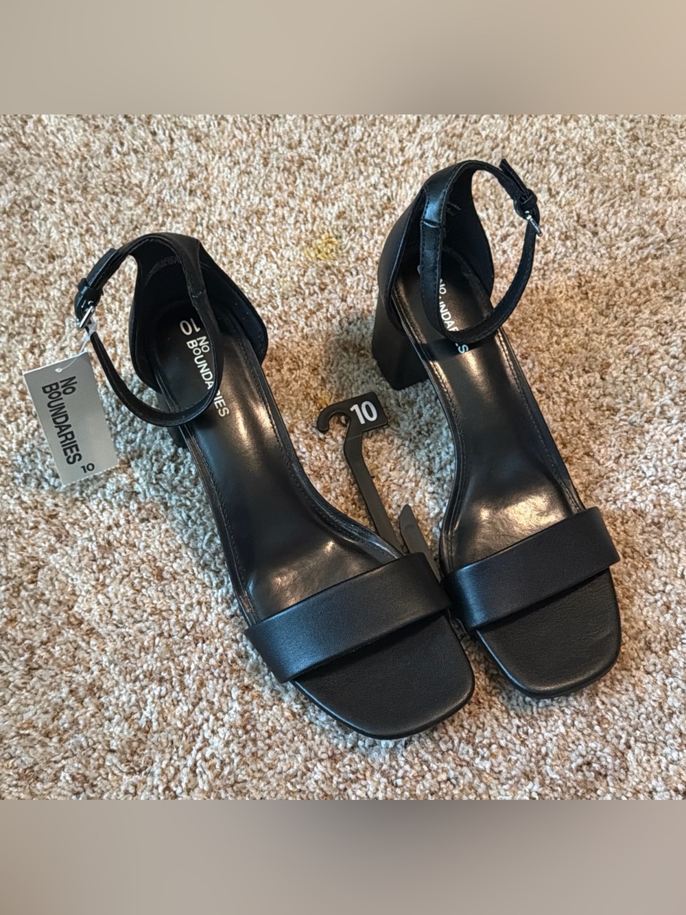 No Boundaries Womens Sandal Size 10 Black Strappy Buckle Block Heel Ankle Strap